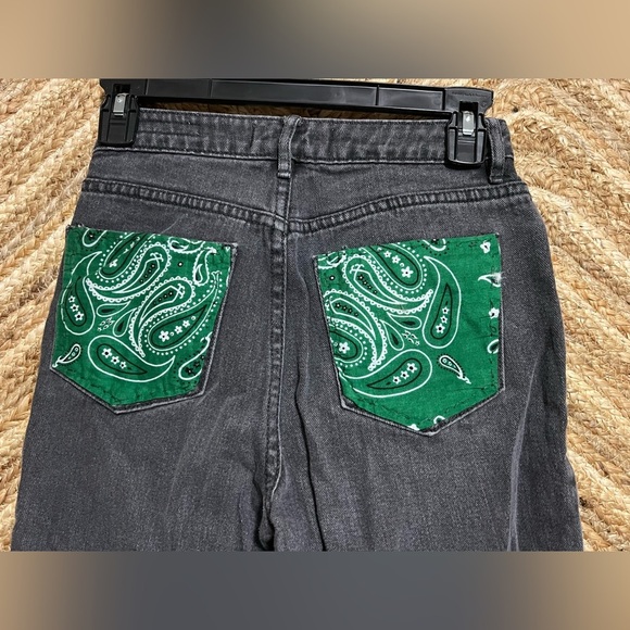 Pacsun Women's Green & White Paisley Embroidered Dark Grey Mom Jeans,Size 24 - Picture 4 of 9